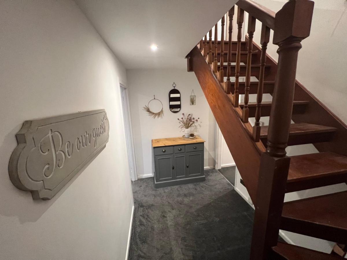 House Sleeps 8. 2Bedrooms & Sofa Beds In Sitting Room Bath Dış mekan fotoğraf
